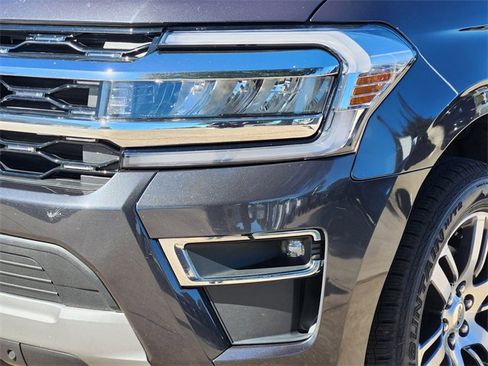 Used 2024 Ford Expedition Max Limited image 8