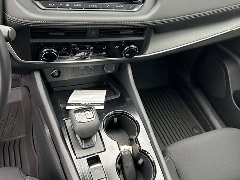 New 2025 Nissan Rogue S image 18