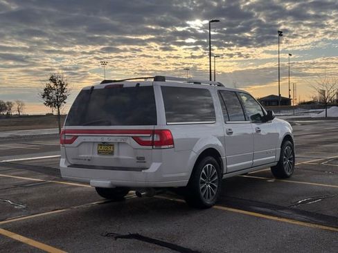 Used 2015 Lincoln Navigator L 4WD image 3