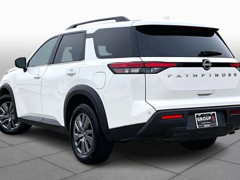 Used 2025 Nissan Pathfinder SV image 11