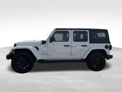Used 2023 Jeep Wrangler Unlimited Sahara w/ Cold Weather Group AWD/4WD image 9