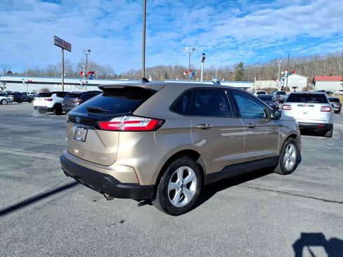 Used 2020 Ford Edge SE image 4