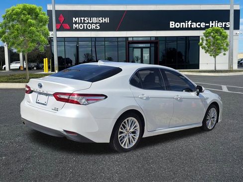 Used 2020 Toyota Camry XLE FWD image 4