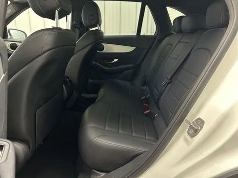 Used 2019 Mercedes-Benz GLC 300 4MATIC image 11