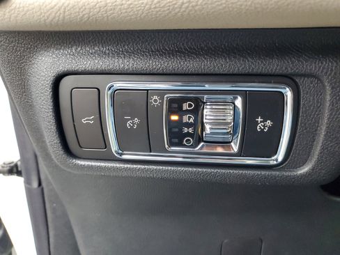 New 2026 Lincoln Corsair Premiere image 14