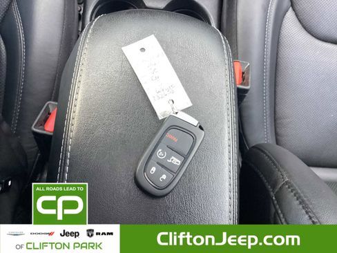 Certified 2021 Jeep Cherokee Limited w/ Elite Package image 21