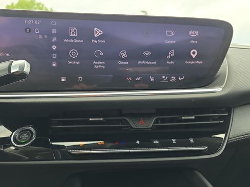 Used 2025 Buick Envision Preferred AWD/4WD image 22