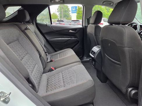 Used 2024 Chevrolet Equinox LT FWD image 16