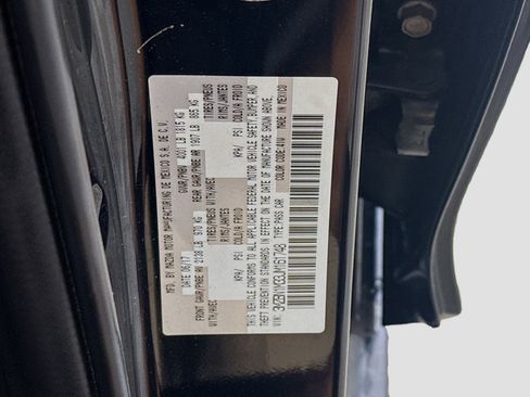 Used 2018 MAZDA MAZDA3 Grand Touring w/ Premium Equipment Package image 39