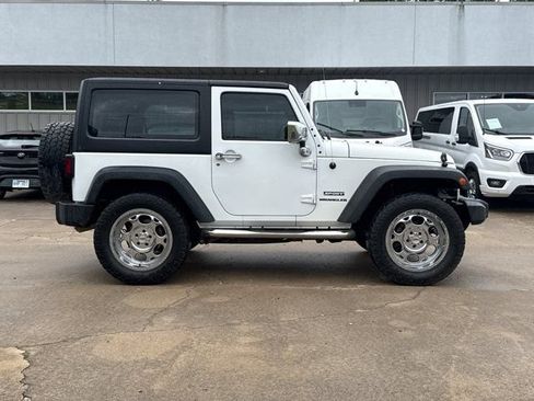 Used 2015 Jeep Wrangler Sport w/ Quick Order Package 24S AWD/4WD image 2