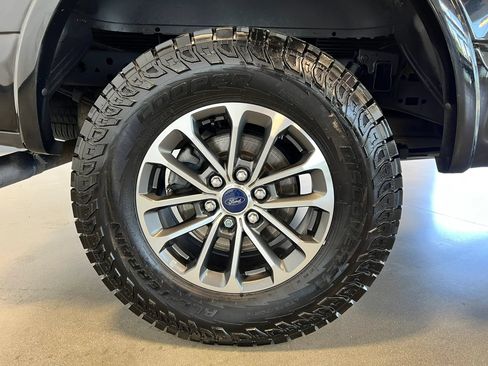 Used 2018 Ford F150 XLT w/ Equipment Group 302A Luxury AWD/4WD image 10