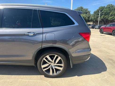 Used 2017 Honda Pilot Elite image 3
