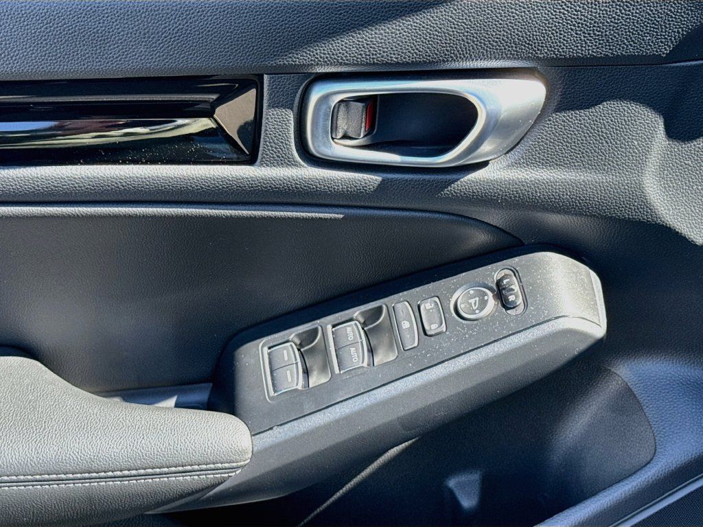 Used 2024 Honda Civic EX-L image 22