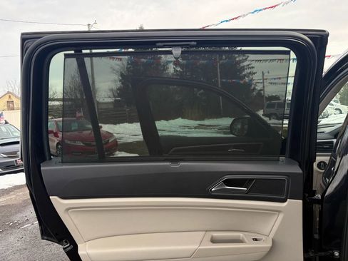 Used 2019 Volkswagen Atlas SE w/ Panoramic Sunroof Package image 12