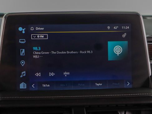 Used 2023 Chevrolet Tahoe Z71 w/ Luxury Package image 20