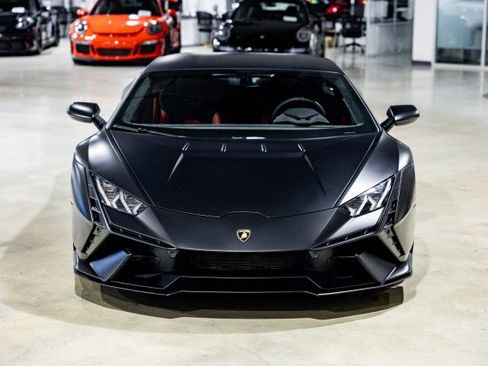 Used 2023 Lamborghini Huracan Tecnica image 9
