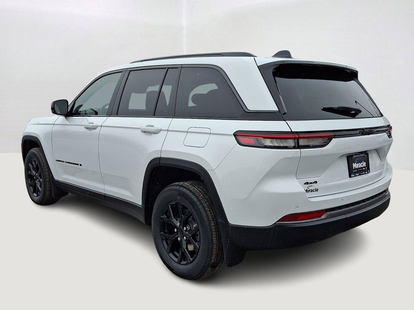 New 2026 Jeep Grand Cherokee Altitude AWD/4WD image 5