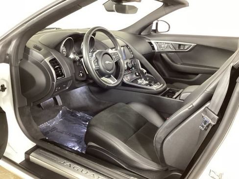 Used 2018 Jaguar F-TYPE Convertible RWD image 30