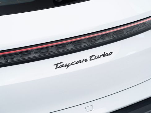 Certified 2022 Porsche Taycan Cross Turismo AWD/4WD image 13