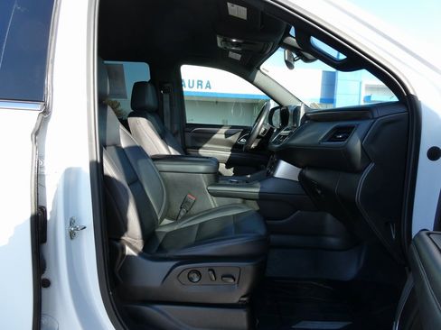 Used 2021 Chevrolet Tahoe LT image 14