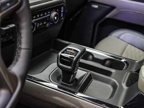 Used 2024 Chevrolet Silverado 1500 ZR2 w/ Technology Package image 24