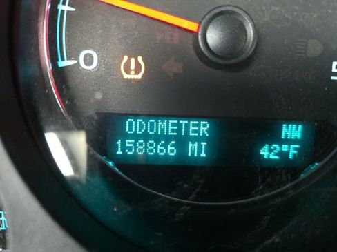 Used 2013 GMC Sierra 2500 Denali w/ Suspension Package, Off-Road image 14