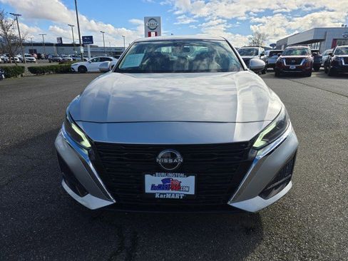 Used 2023 Nissan Altima 2.5 SV image 8