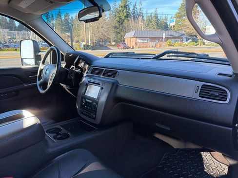 Used 2013 Chevrolet Silverado 3500 LTZ image 19