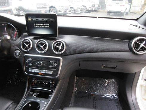 Used 2018 Mercedes-Benz CLA 250 4MATIC image 29