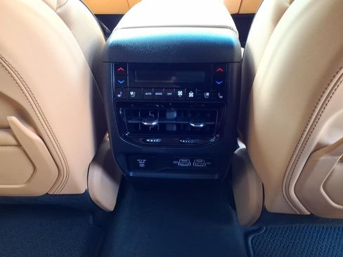 Used 2025 Jeep Grand Cherokee Summit AWD/4WD image 12
