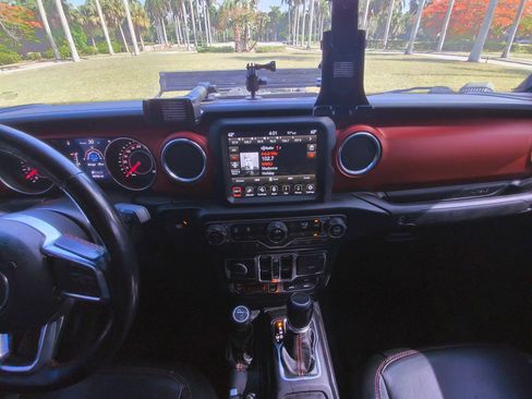 Used 2020 Jeep Gladiator Rubicon AWD/4WD image 23