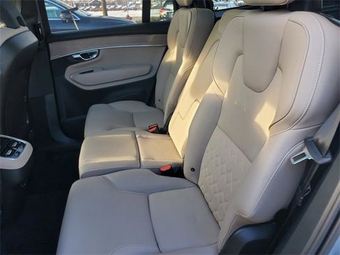 Used 2025 Volvo XC90 B6 Plus image 32