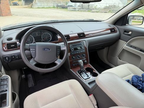 Used 2008 Ford Taurus SEL FWD image 9