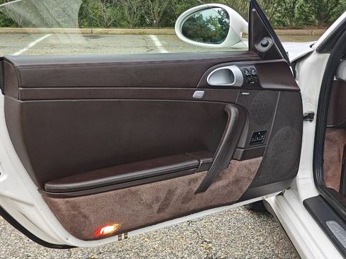 Used 2010 Porsche 911 Carrera 4S image 22