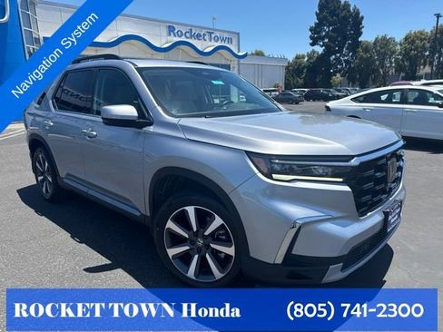 Used 2023 Honda Pilot Touring image 4