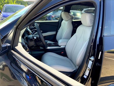 New 2025 Acura RDX SH-AWD image 9