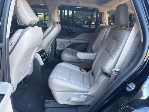 Certified 2024 Lincoln Aviator AWD w/ Premium Package image 17