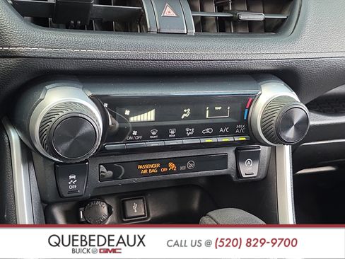 Used 2021 Toyota RAV4 LE w/ Carpet Mat Package (TMS) AWD/4WD image 18