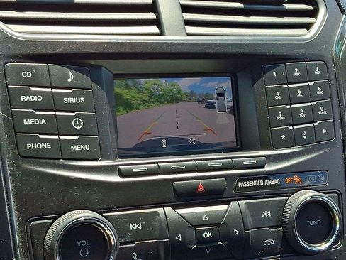 Used 2016 Ford Explorer XLT AWD/4WD image 18