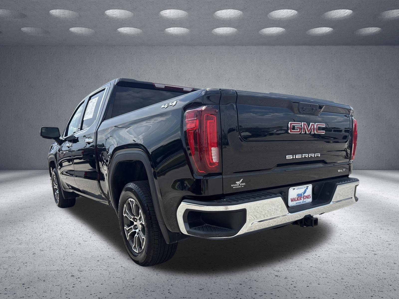 Used 2025 GMC Sierra 1500 SLT AWD/4WD image 7