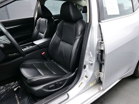 Used 2022 Nissan Maxima SV w/ Floor Mat Group image 12