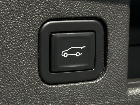 Used 2022 Chevrolet Equinox LT image 24