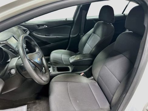 Used 2017 Chevrolet Cruze LT w/ RS Package FWD image 18
