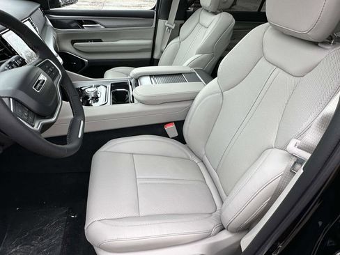 New 2026 Jeep Grand Wagoneer L Limited image 12