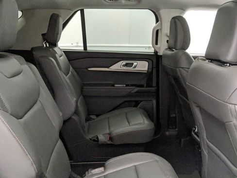 New 2025 Ford Explorer Active w/ Active Comfort Package image 38