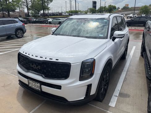 Certified 2022 Kia Telluride EX w/ EX Premium Package image 2