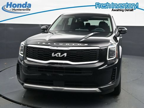 Used 2022 Kia Telluride LX FWD image 3