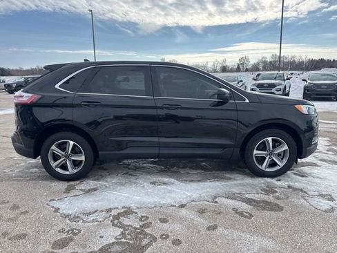 Used 2024 Ford Edge SEL w/ Convenience Package image 4