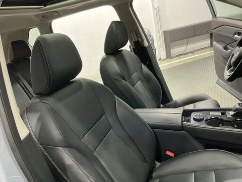 Used 2023 Nissan Rogue SL w/ SL Premium Package image 26