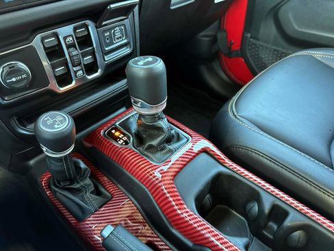 Used 2024 Jeep Wrangler Unlimited Sahara w/ Technology Group image 20